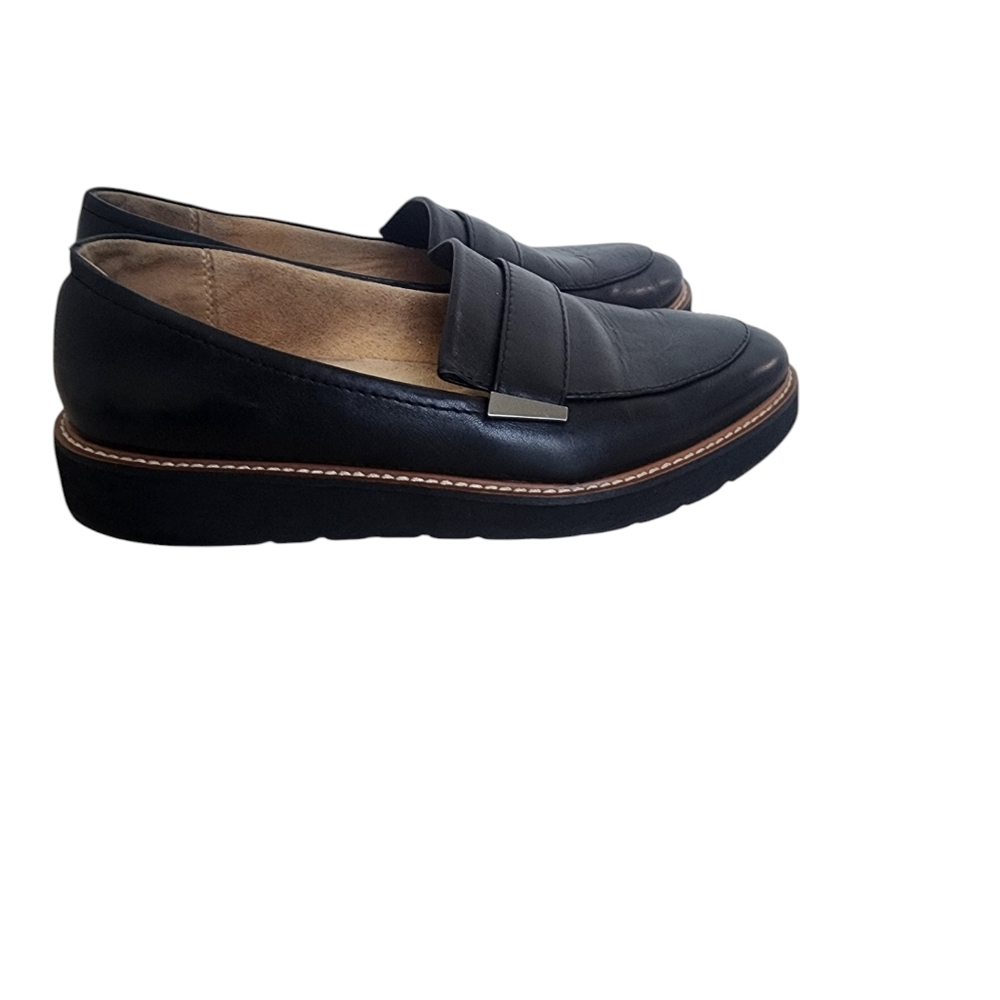 Naturalizer Black Leather Loafers